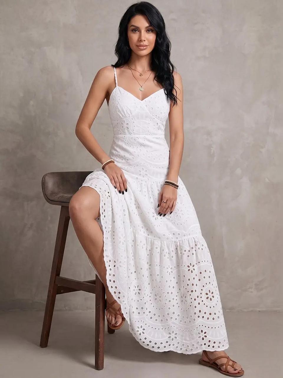 Robe Longue Brodée à Bretelles Fines