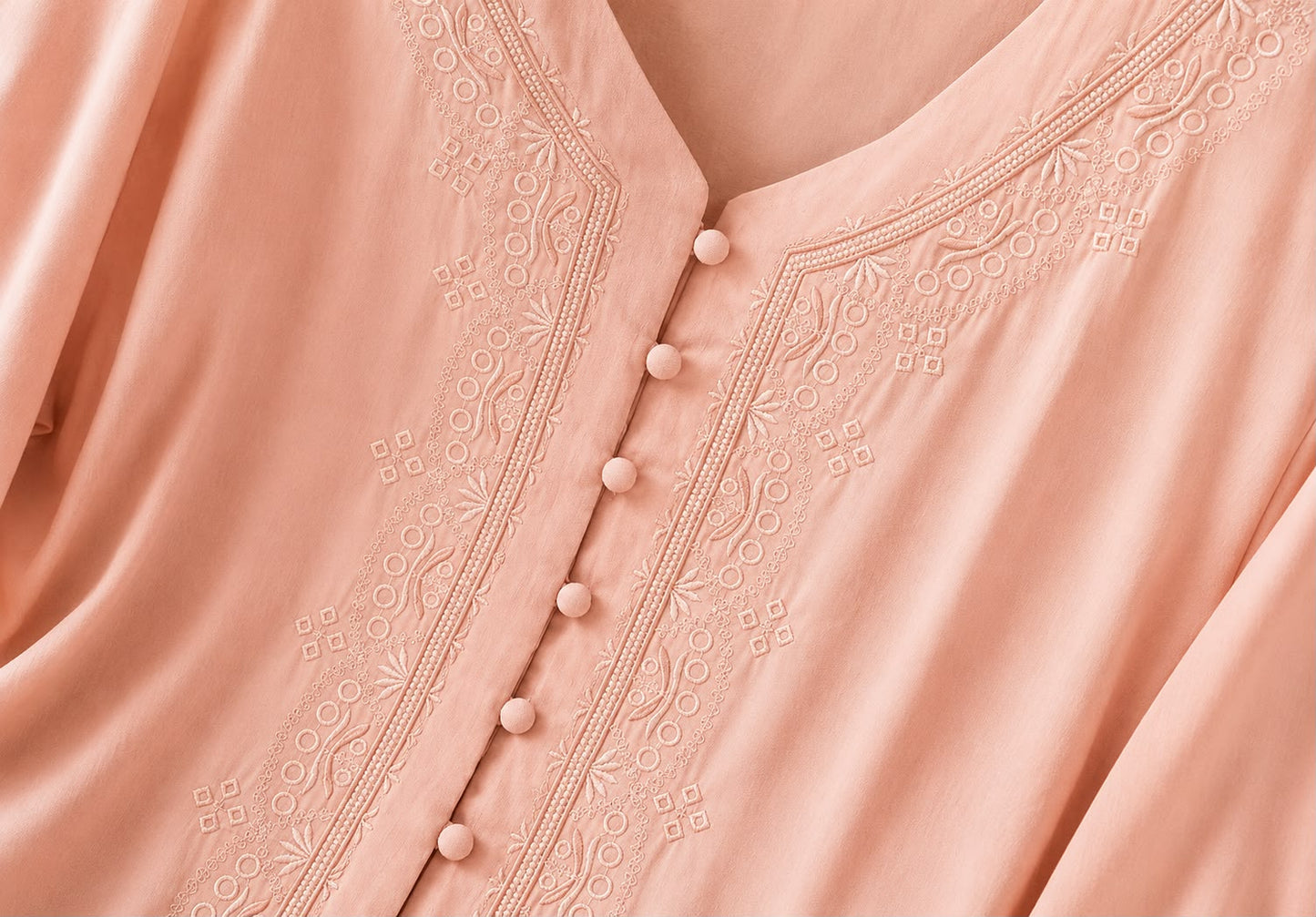 Blouse Brodée à Col V
