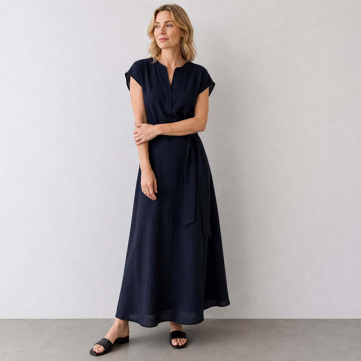 Robe Longue Minimaliste à Ceinture Nouée