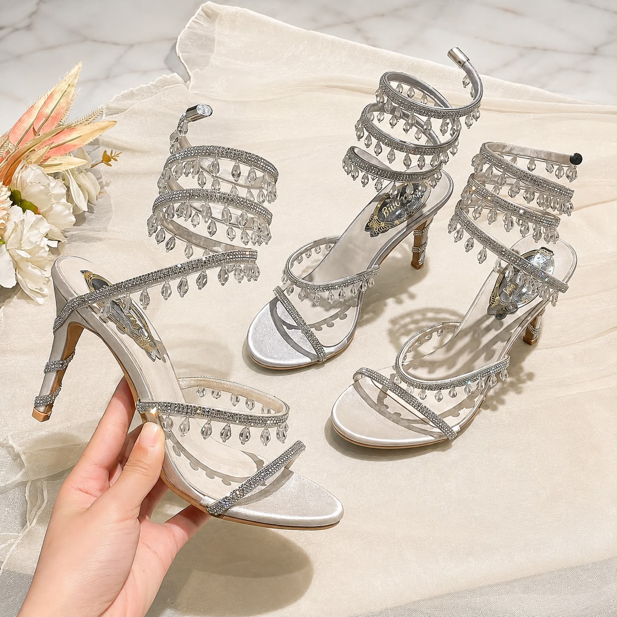 Sandales à Talons avec Bride Enroulée et Pampilles Élégantes
