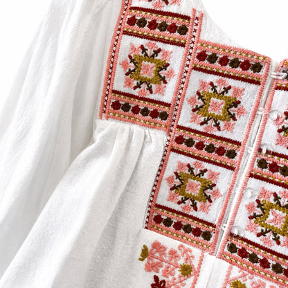 Blouse Brodée à Col Rond