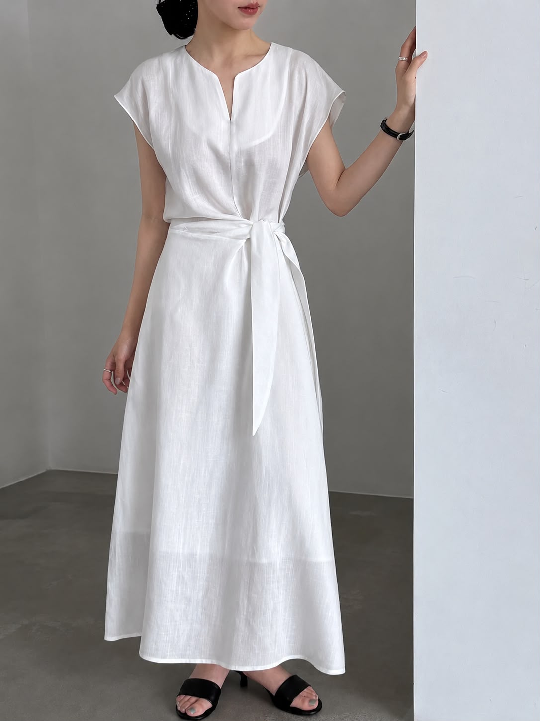 Robe Longue Minimaliste à Ceinture Nouée