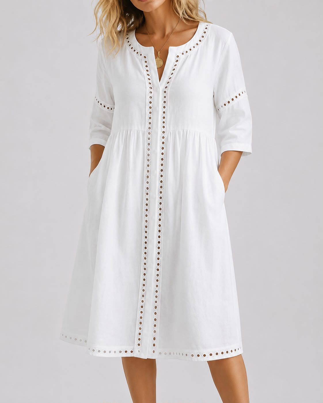 Robe Courte Fluide avec Détails Brodés