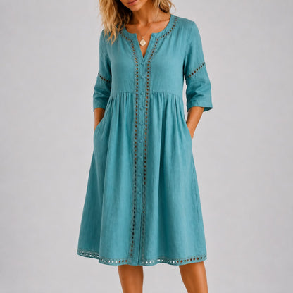 Robe Courte Fluide avec Détails Brodés