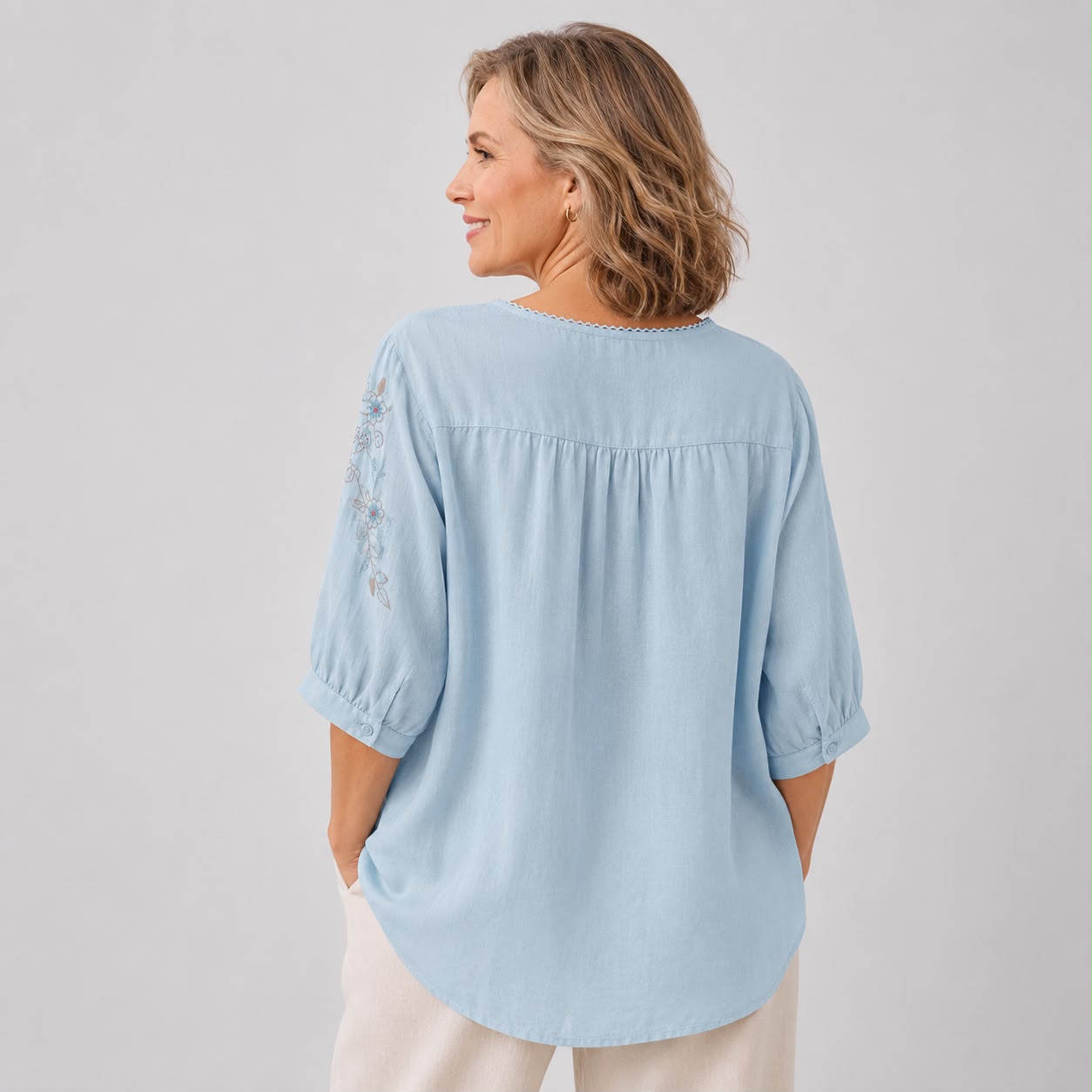 Blouse Brodée à Manches Courtes Col Rond