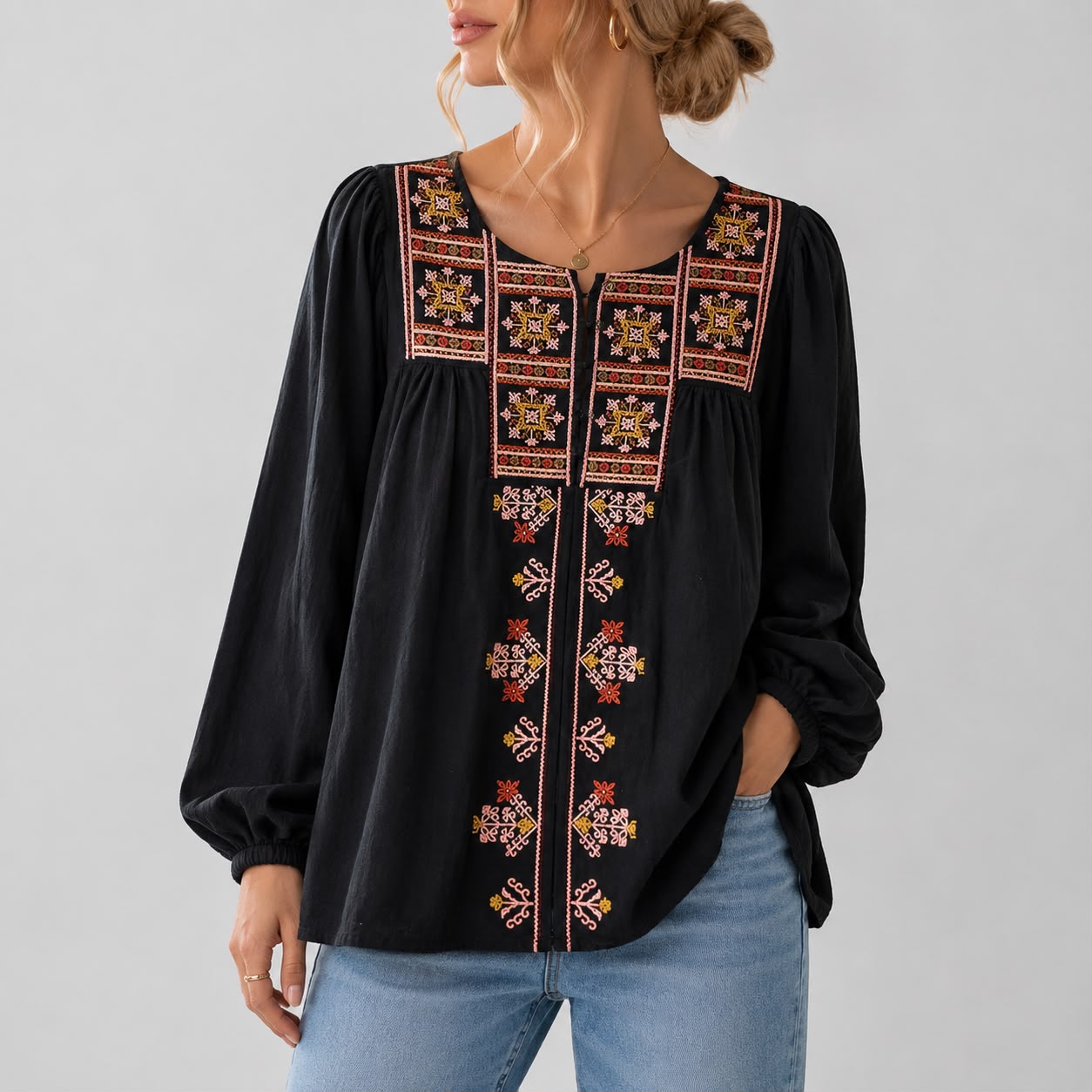 Blouse Brodée à Col Rond
