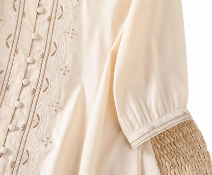 Blouse Brodée à Col V