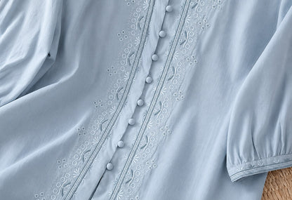 Blouse Brodée à Col V