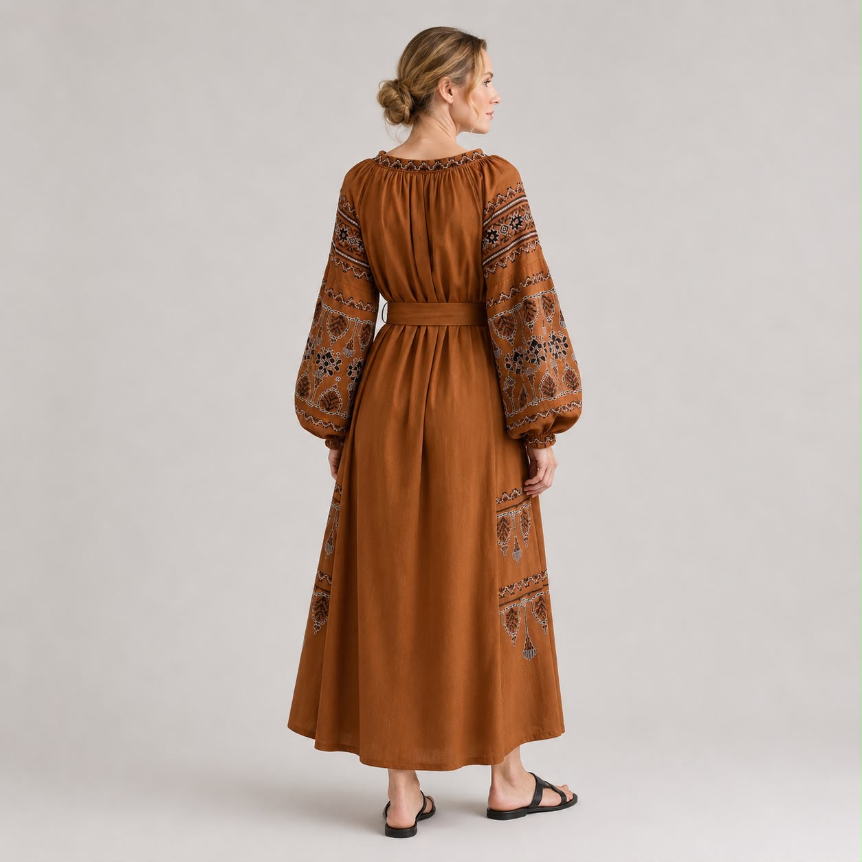 Robe Femme Brodée avec Ceinture